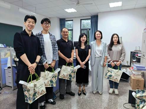 慰问新教师